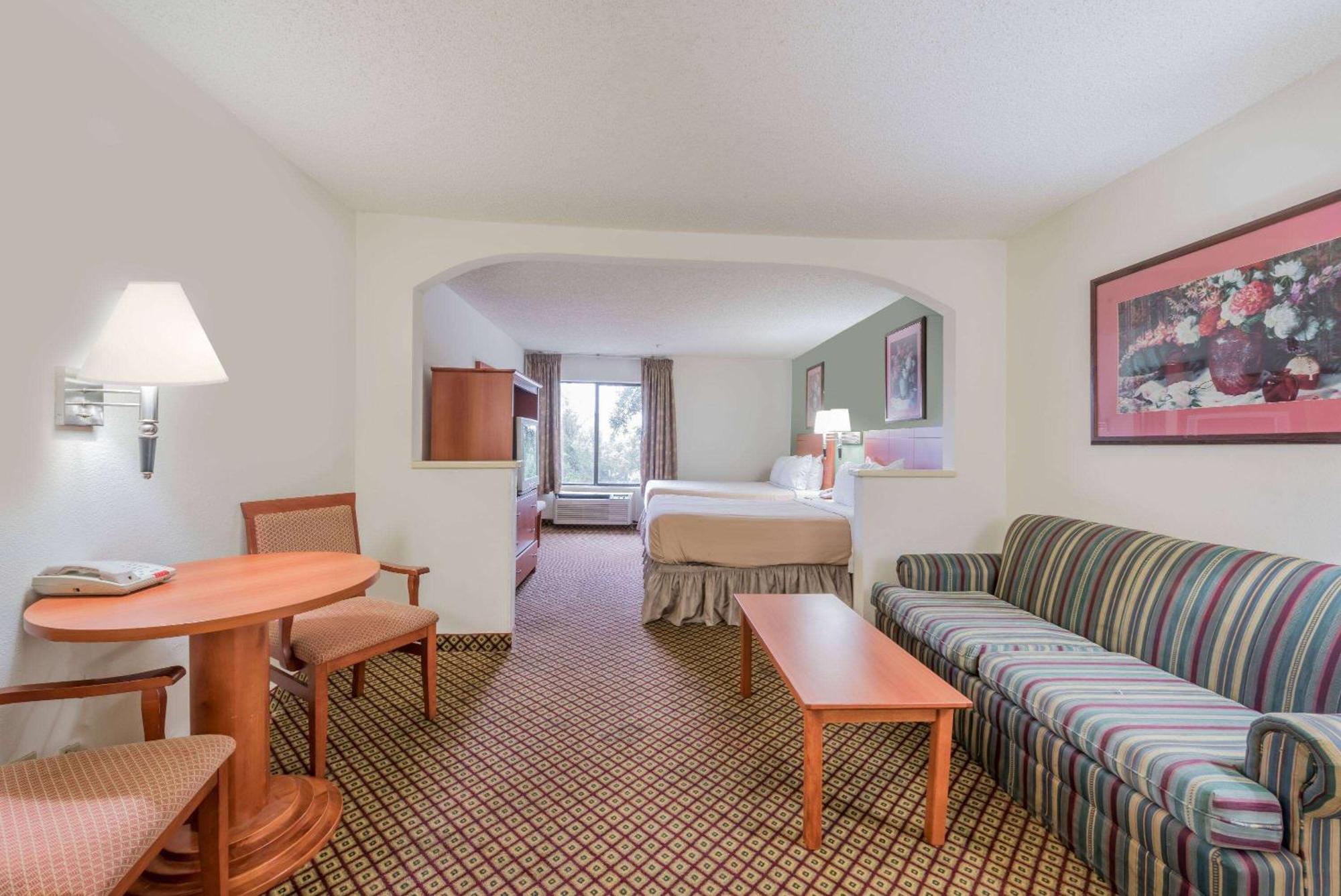 Super 8 By Wyndham Fort Worth Downtown South Bagian luar foto